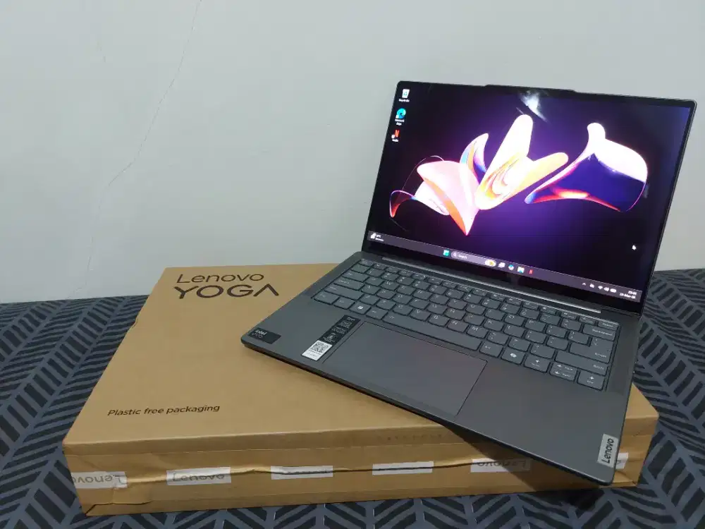 Lenovo Yoga Slim 7i Ultra 7 SSD 1 TB Ram 16Gb Garansi panjang!Oled