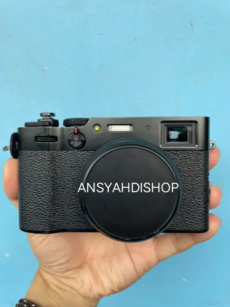 Camera Fujifilm X100V