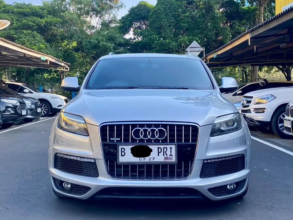 AUDI Q7 3.0 S LINE AT SILVER 2012