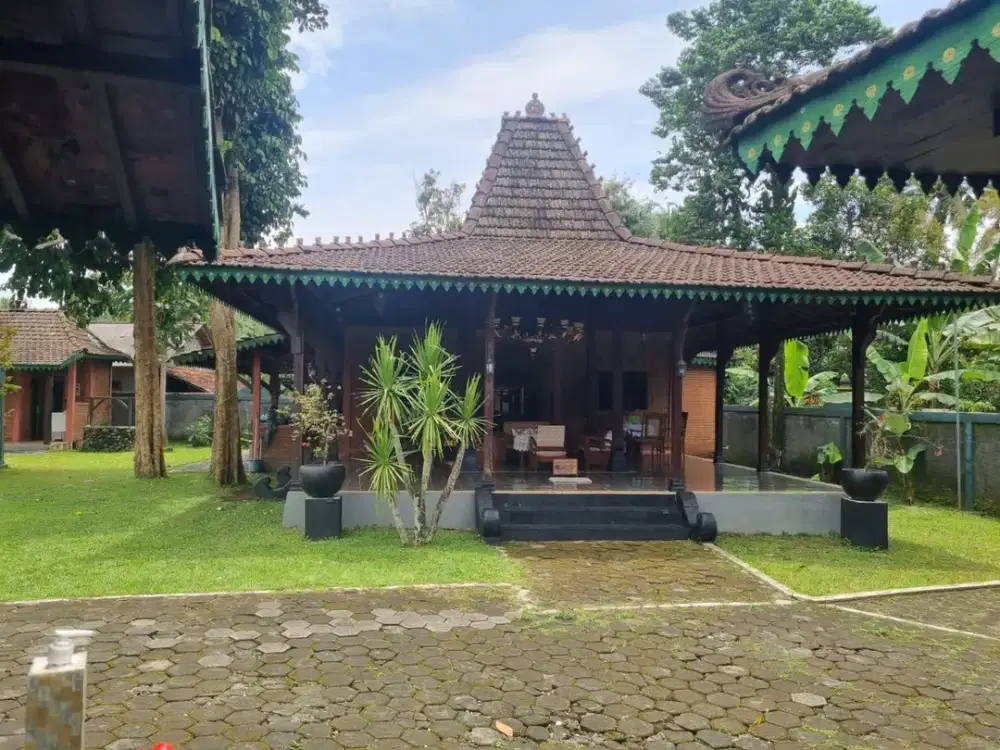 Villa Mewah View Merapi Dijual Murah di Turi, Tanah Luas & Full Furnished