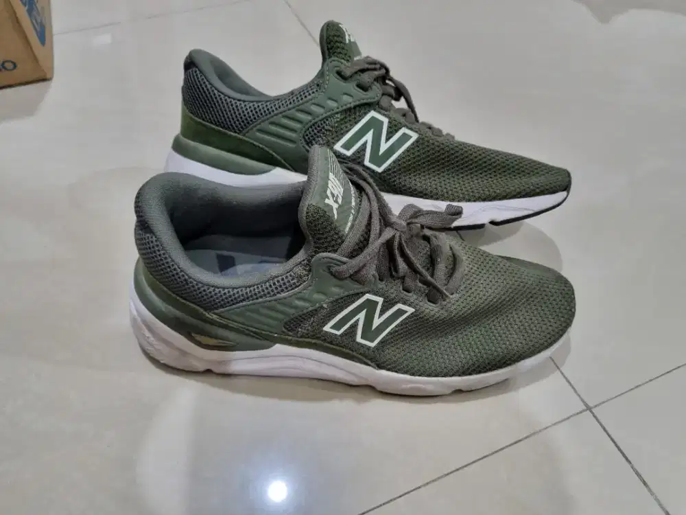 Sepatu New Balance X-90 hijau no. 42