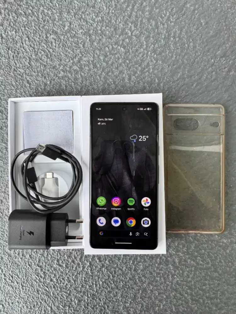 Google Pixel 7 Full set mulus like new