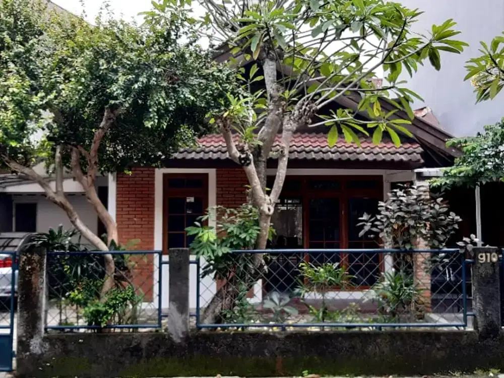 Rumah Disewakan di lingkungan kompleks perumahan asri di Jakarta Selatan