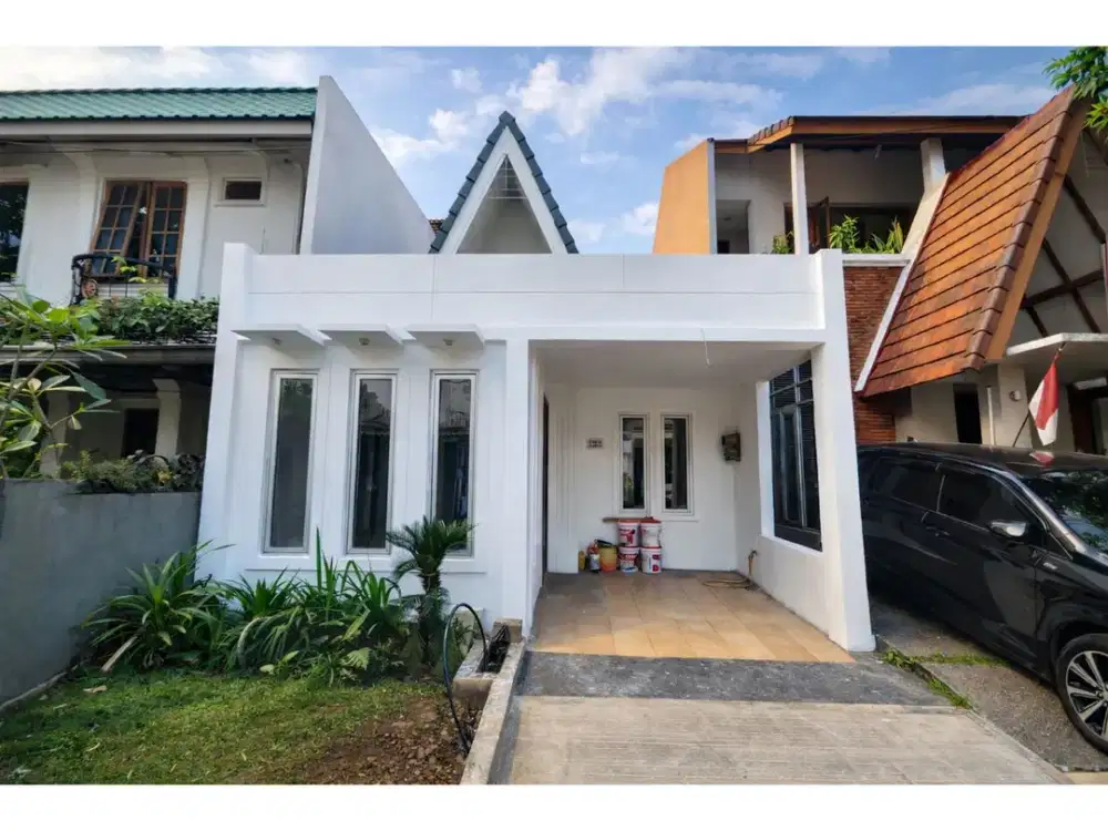 DIJUAL RUMAH 1.5 LANTAI BAGUS SIAP HUNI DI VICTORIA SENTUL CITY SSR735