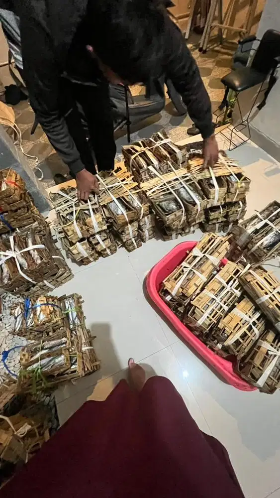 Helper serabutan produksi pindang