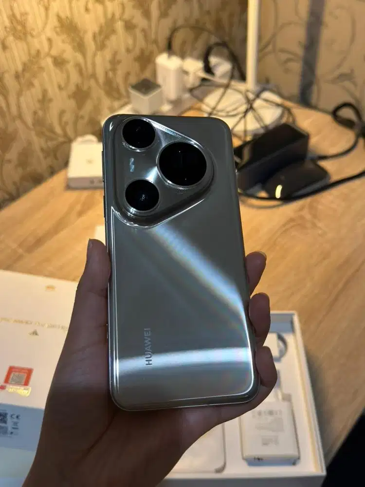 HUAWEI PURA 80 ULTRA