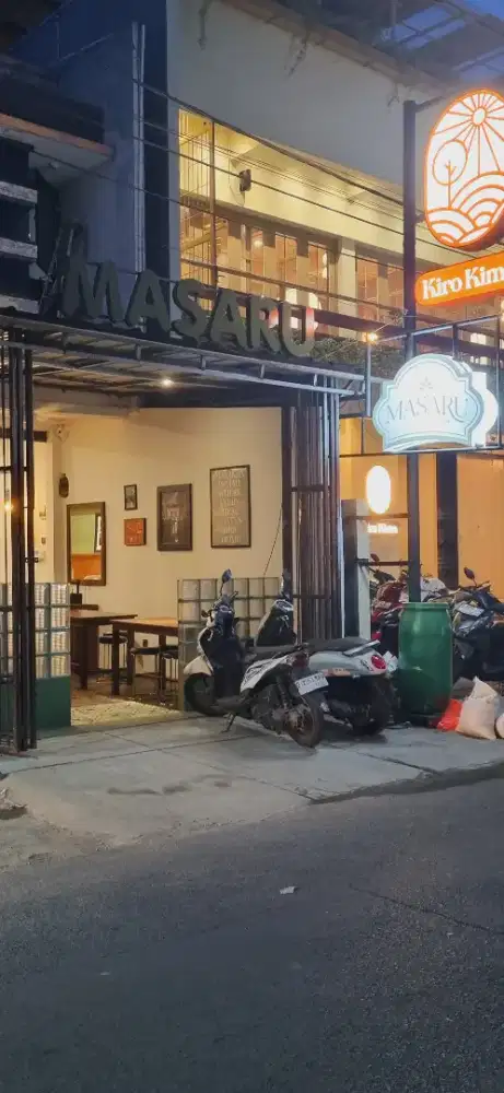 Dibutuhkan segera waiters dan kasir