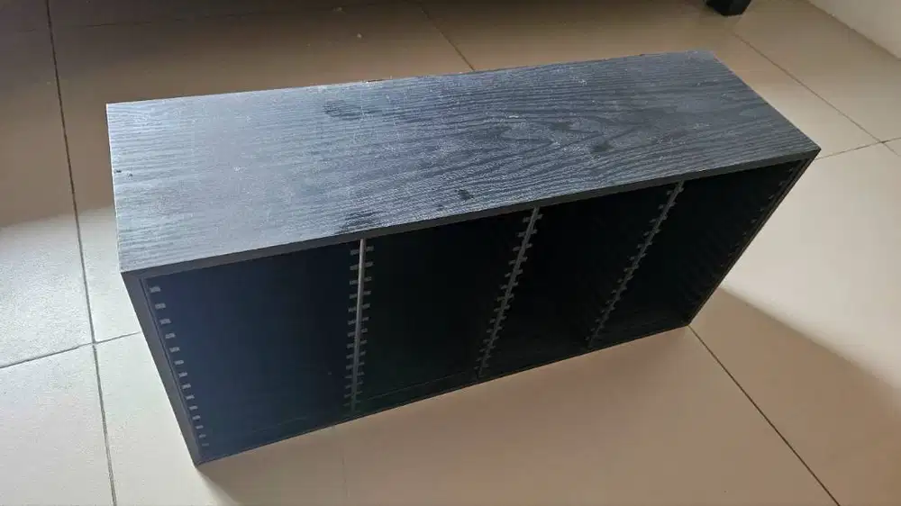 Rak CD Vertical Hitam