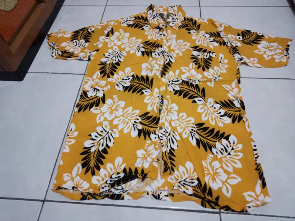 Baju kemeja pantai asli dari bali, bahan halus lembut,motif bunga,nego
