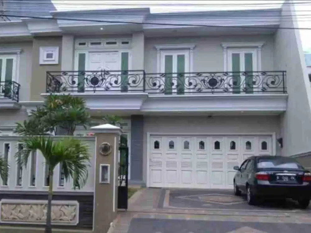 Rumah Mewah di Pulomas 420m depan Taman, Akses 3 Mobil Jual Cepat