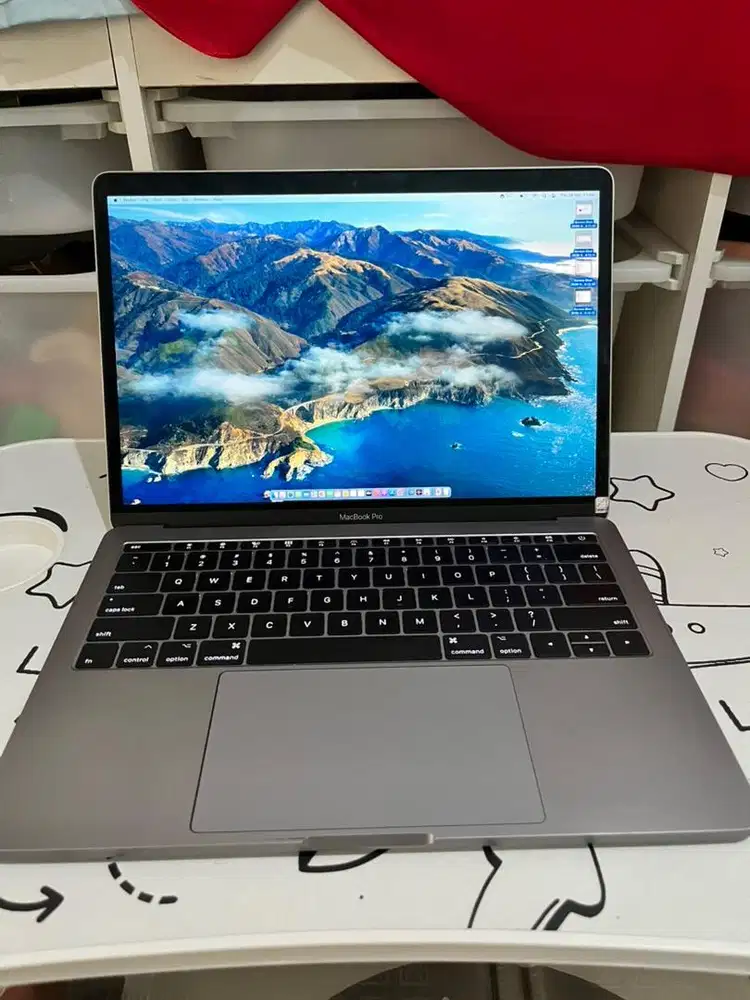 Jual Macbook Pro 2017 Core i7, 13 inch 16/256GB, non touchbar