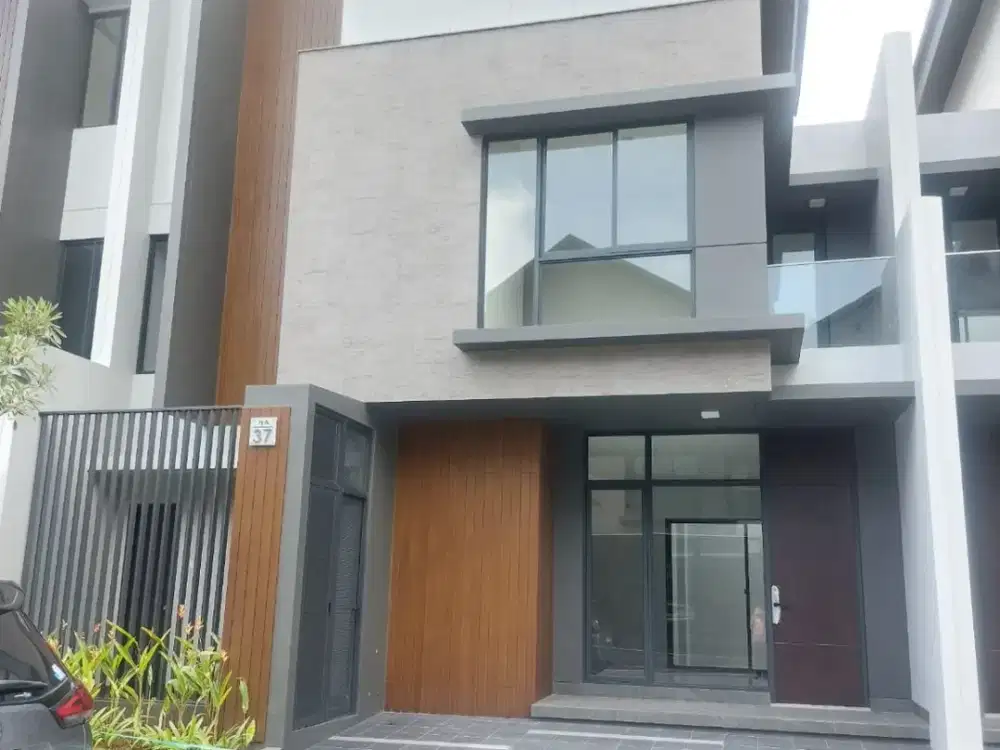 Di sewakan rumah bagus dan baru di cluster vanica scg summarecon crown gading