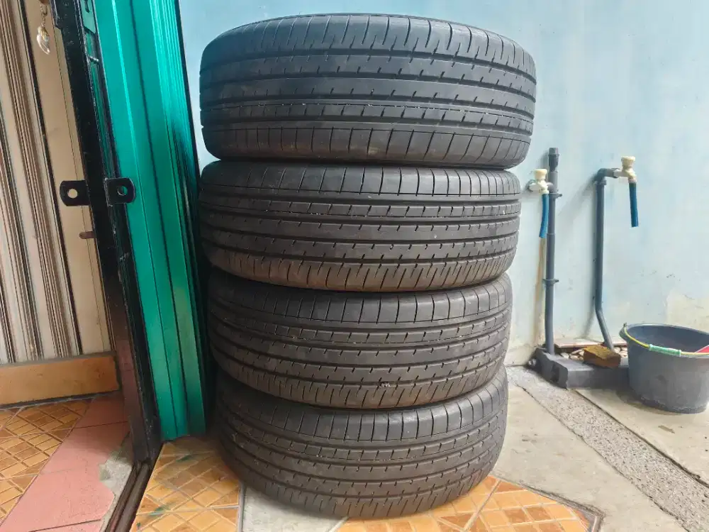 Ban bekas Yokohama blueEarthXT 22555R19 4 biji