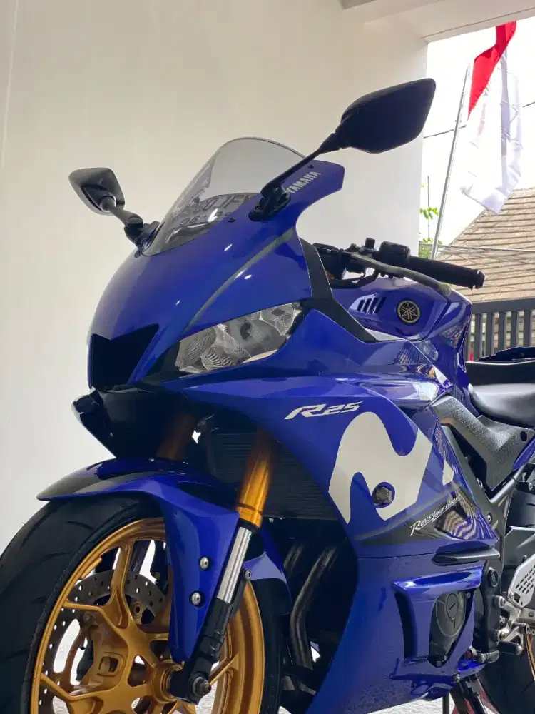 Yamaha R25 Movistar
