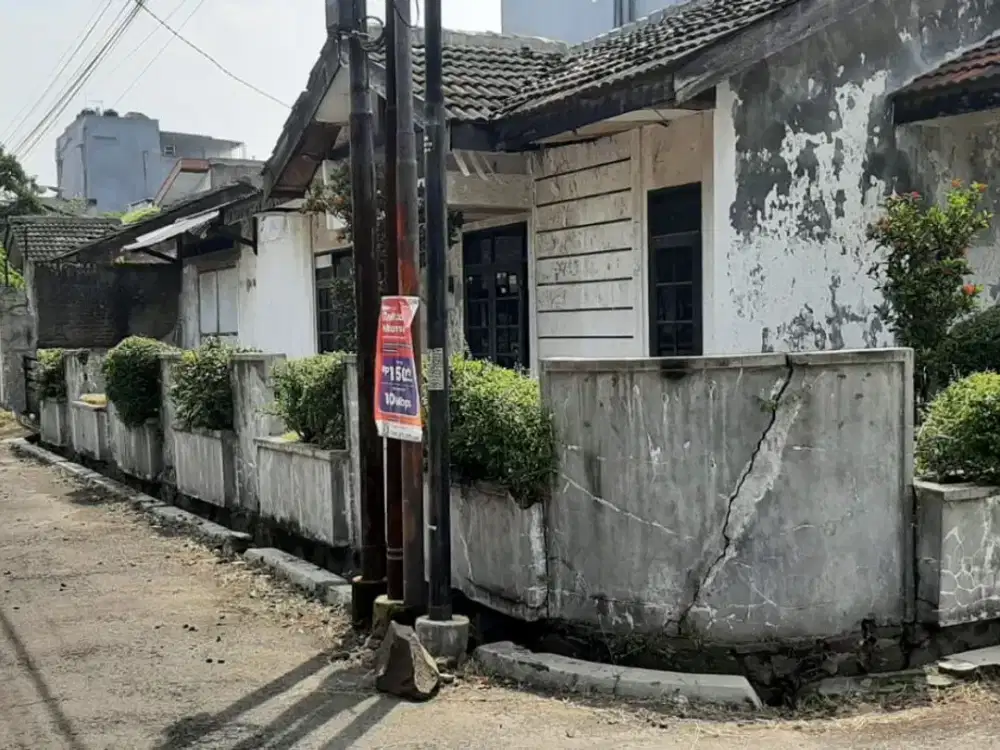Jual Rumah + Tanah di Taman Kopo Indah 1, Dekat Jalan Utama & Mudah Akses