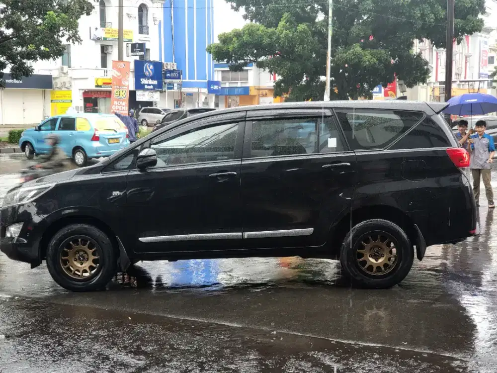Toyota Innova Reborn 2.0 V AT tahun 2018