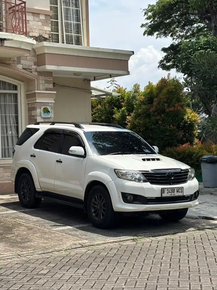 Toyota fortuner vnt g diesel 2015