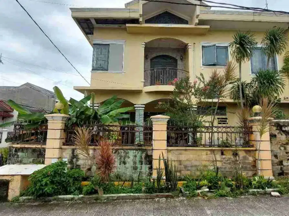 Rumah Tingkat Murah Strategis di Perumahan Villa Pertiwi, Depok.