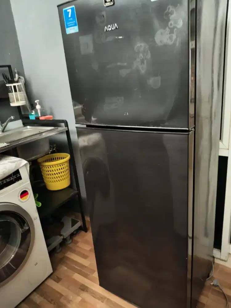 DIJUAL KULKAS 2 PINTU MEREK AQUA