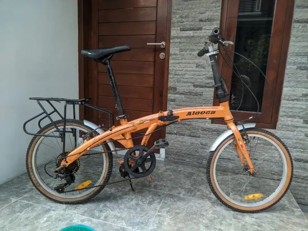 sepeda lipat aleoca italy frame Alloy ukuran 20 inch