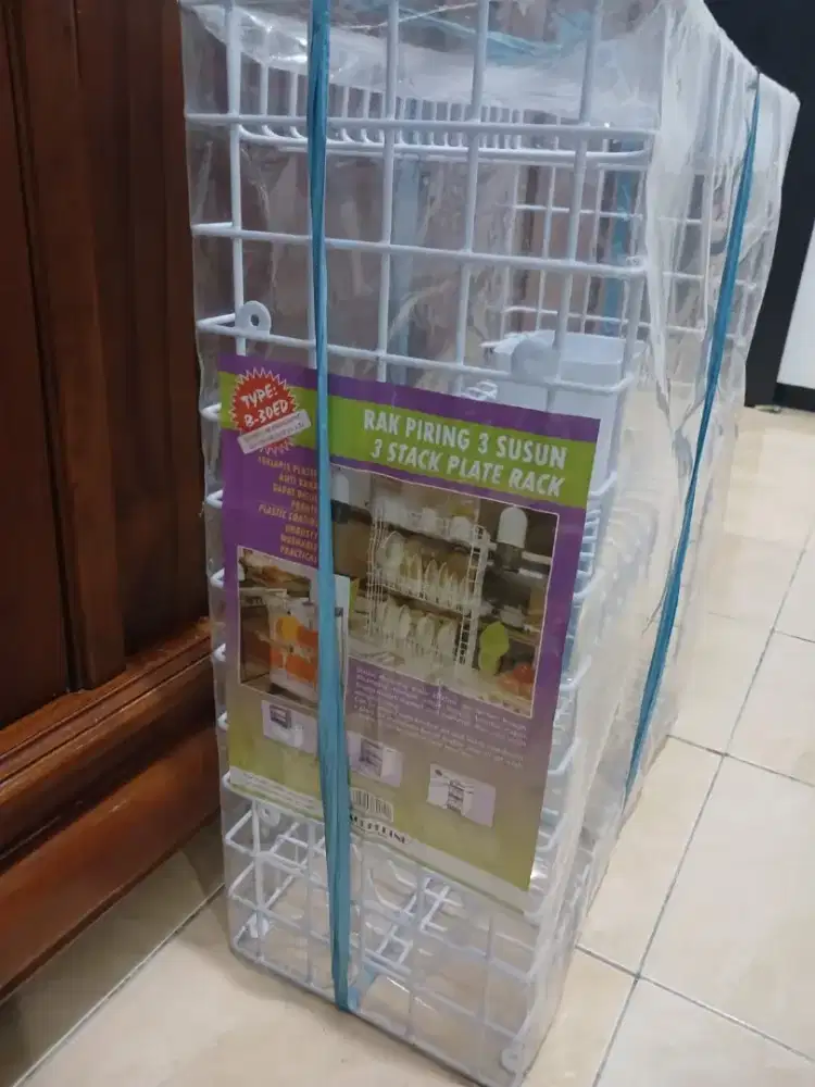 Rak piring tempel modelline