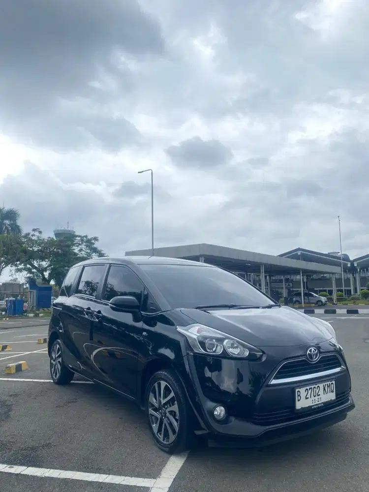 Toyota sienta V 2019 matic
