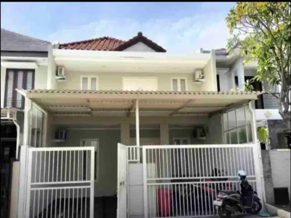 Rumah Villa Sentra Raya terawat