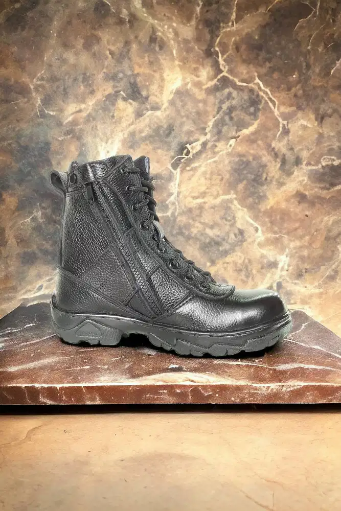 Elegan Sepatu safety lightweight boots Bekasi