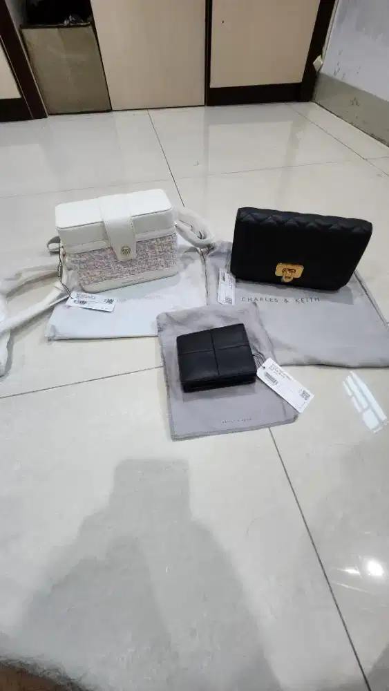 Tas dan dompet charles & keith original