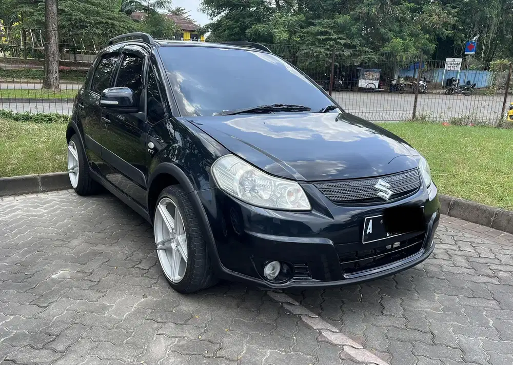 Suzuki SX4 X-Over AT 2007 Hitam