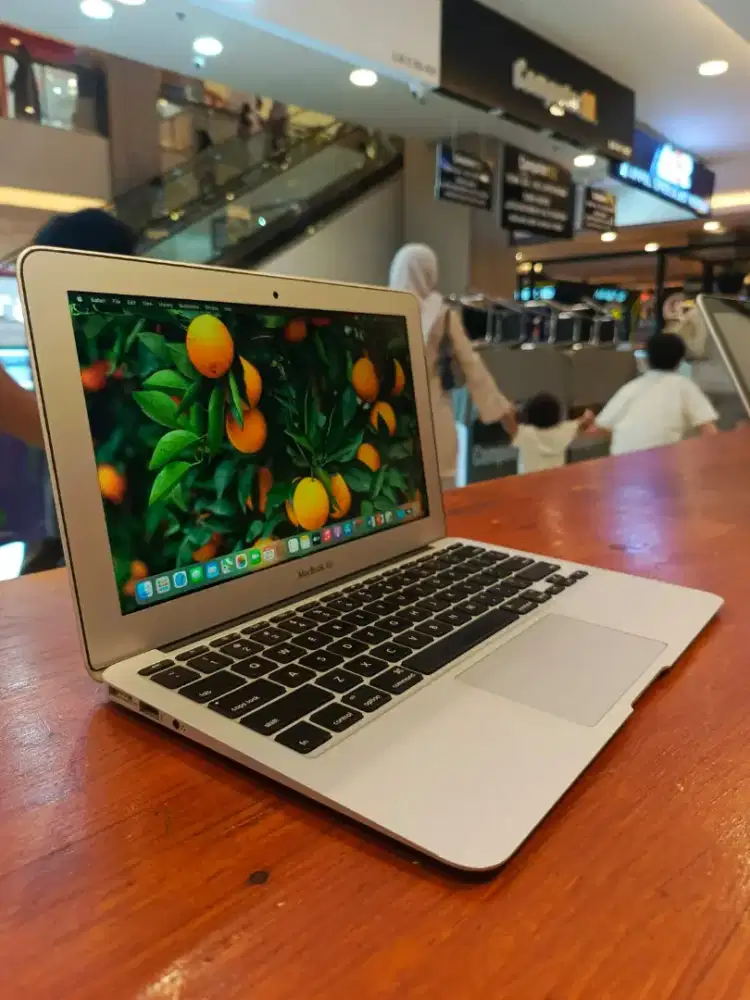Macbook Air 11 inch early 2014