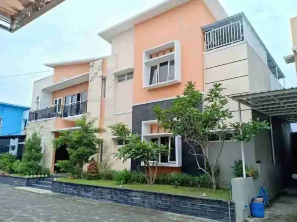 JUAL RUMAH MEWAH Cluster 3,5 Milyar di Sumber - Kota Solo Luas 270 m²