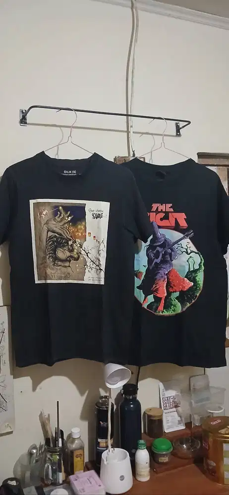 kaos merchandise
