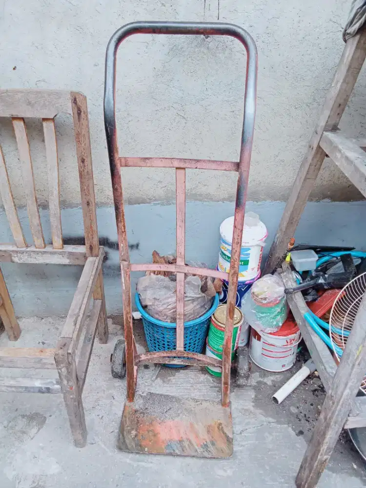 mau di jual ajah troli galon 150