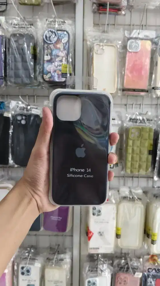 Casing iPhone 14