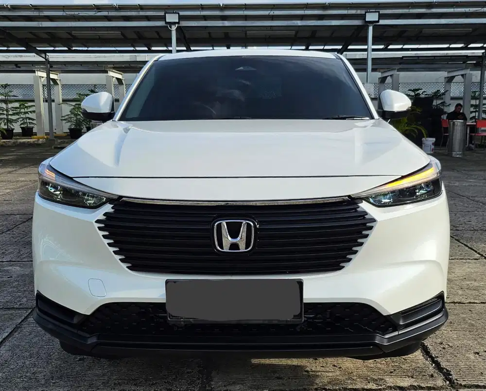 Honda HR-V S cvt matic tahun 2022 warna putih