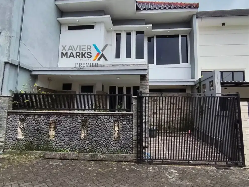 Dijual Rumah Minimalis 2Lt Full Furnish Sedang Difungsikan Sebagai Villa Dg Potensi Income Siap Huni View Pegunungan Dekat Balai Kota di Ngaglik