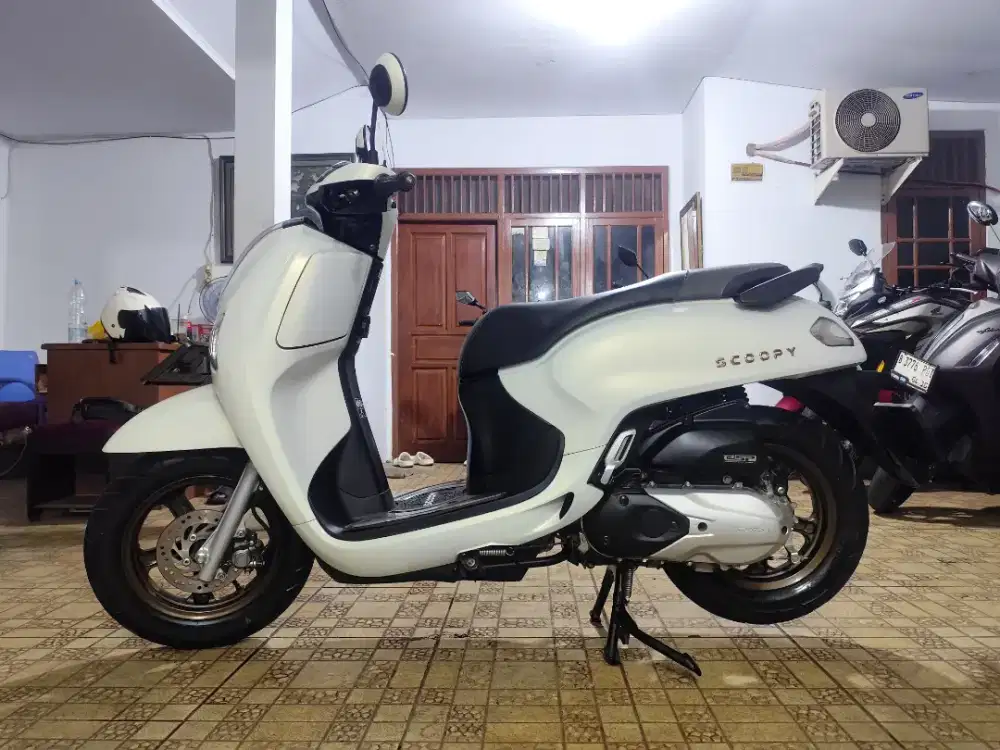 HONDA SCOOPY 2025 KEYLESS KM 4 RB AN MULUS ORI
