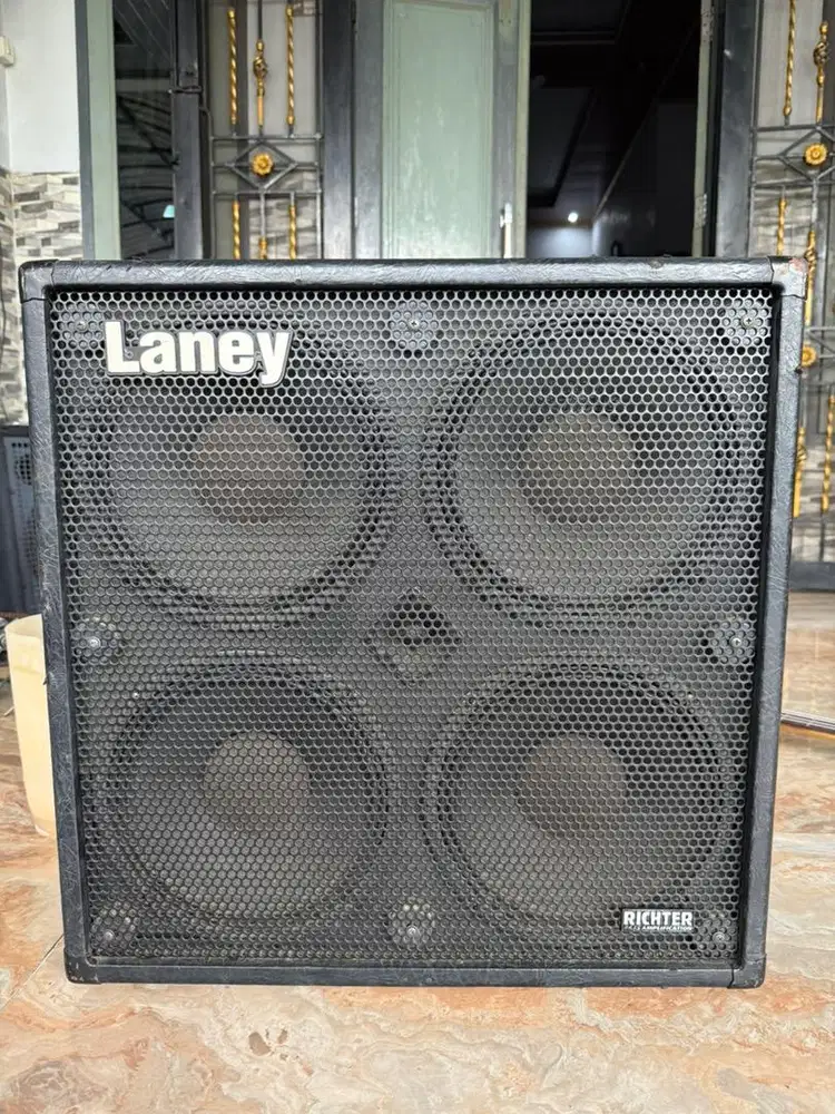 cabinet bass laney