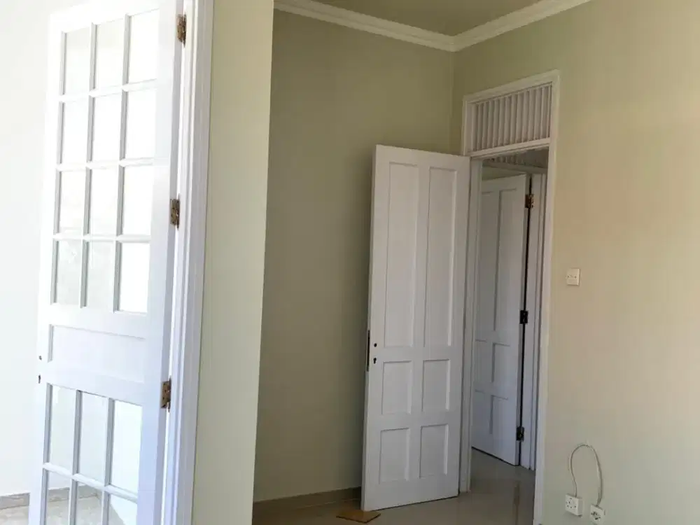 Strategis Rumah Manyar Kertoadi Row Jln Lebar