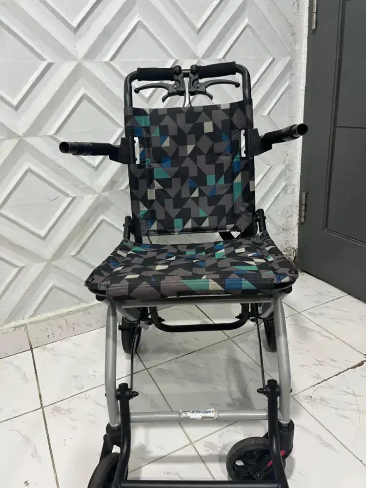 Kursi roda Traveling OneHealth Dy800