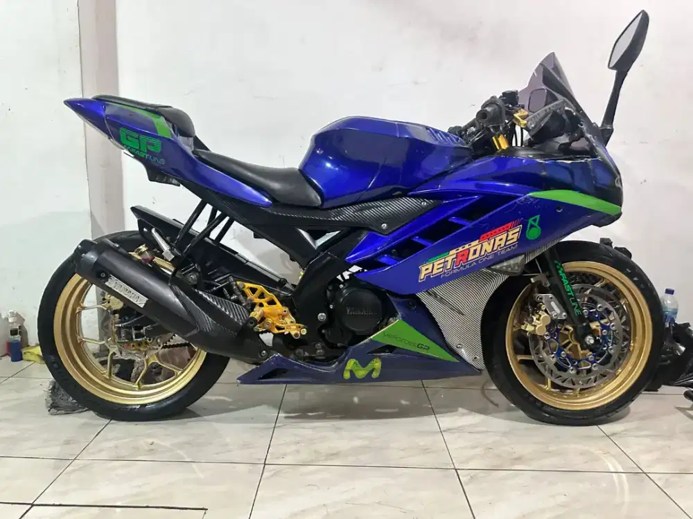 Dijual R15 v2 th 2016