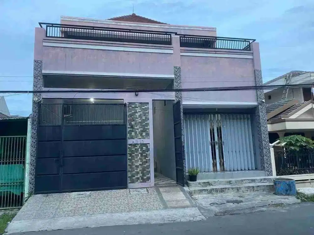 Dijual Rumah Usaha Semolowaru Strategis Dekat Kampus