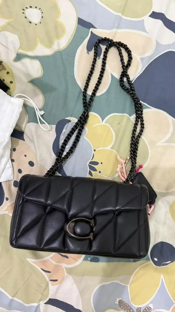 Preloved Coach Black Tabby 20