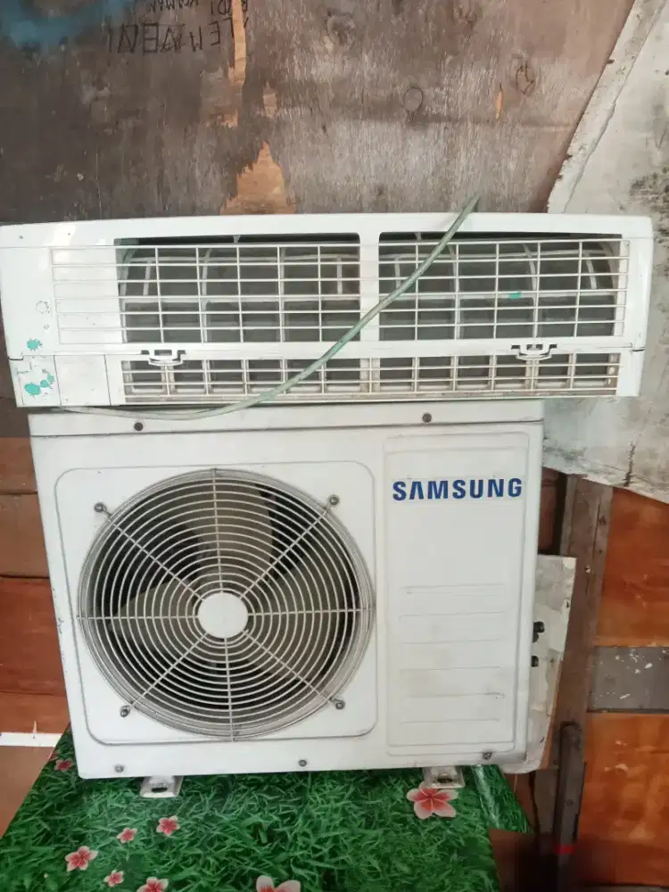 Menerima AC dan genset rusak