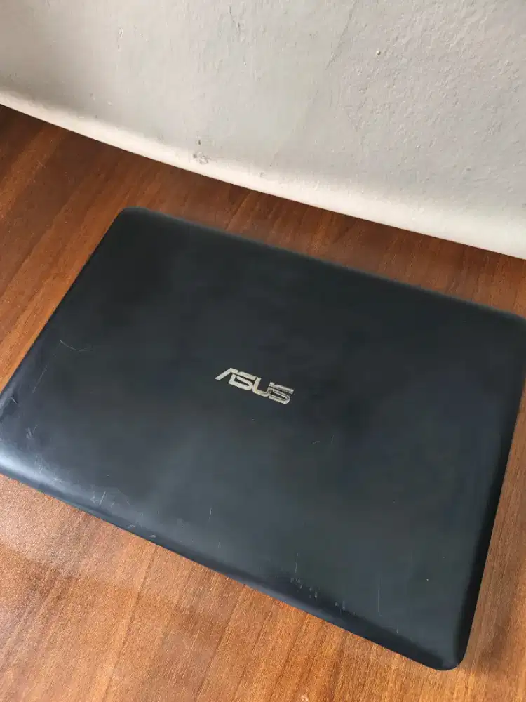 LAPTOP ASUS KONDISI BAGUS MULUS BERFUNGSI