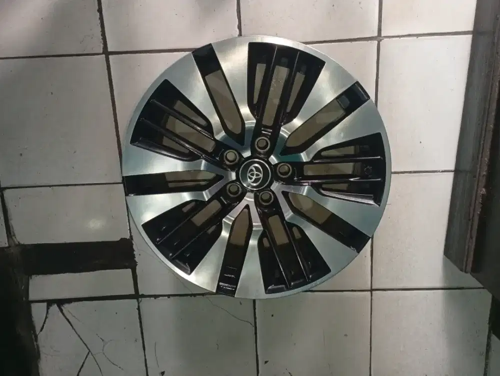 Velg Alphard R18 Innova,Camry,Accord,Civic,Serena,Biante,voxy,juke,cx5