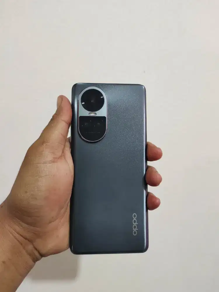 Jual aja nih Oppo Reno 10 5G no minus mulus lengkap