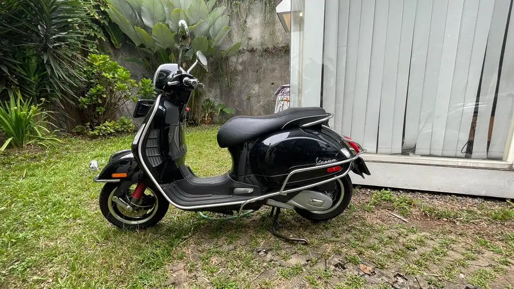 JUAL VESPA GTS 150 2018 IGET