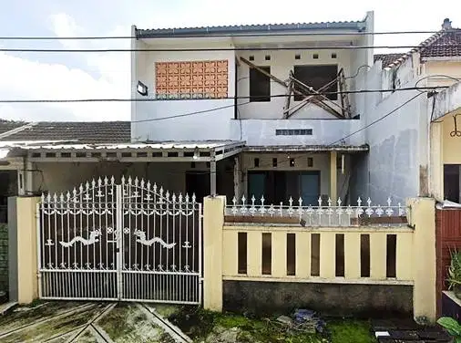 Dijual Rumah Murah 2 lt, lokasi sangat strategis di Sawojajar 2